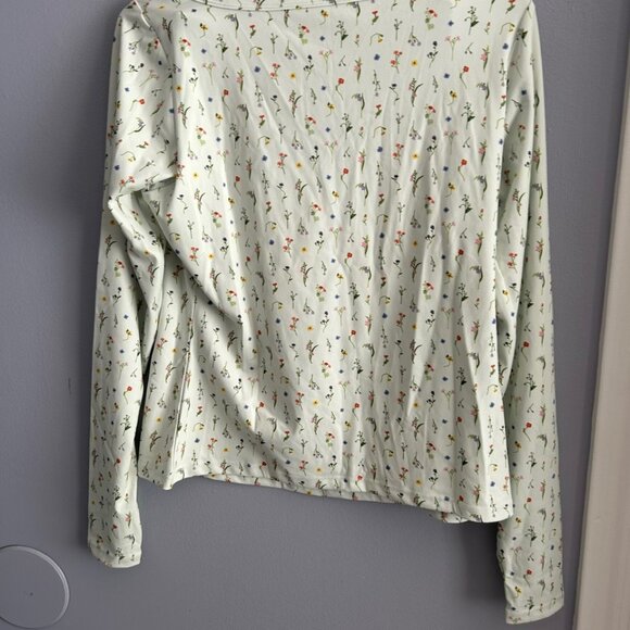 Popflex Your Favorite Reversible Long Sleeve Top in Meadow - Picture 3 of 5